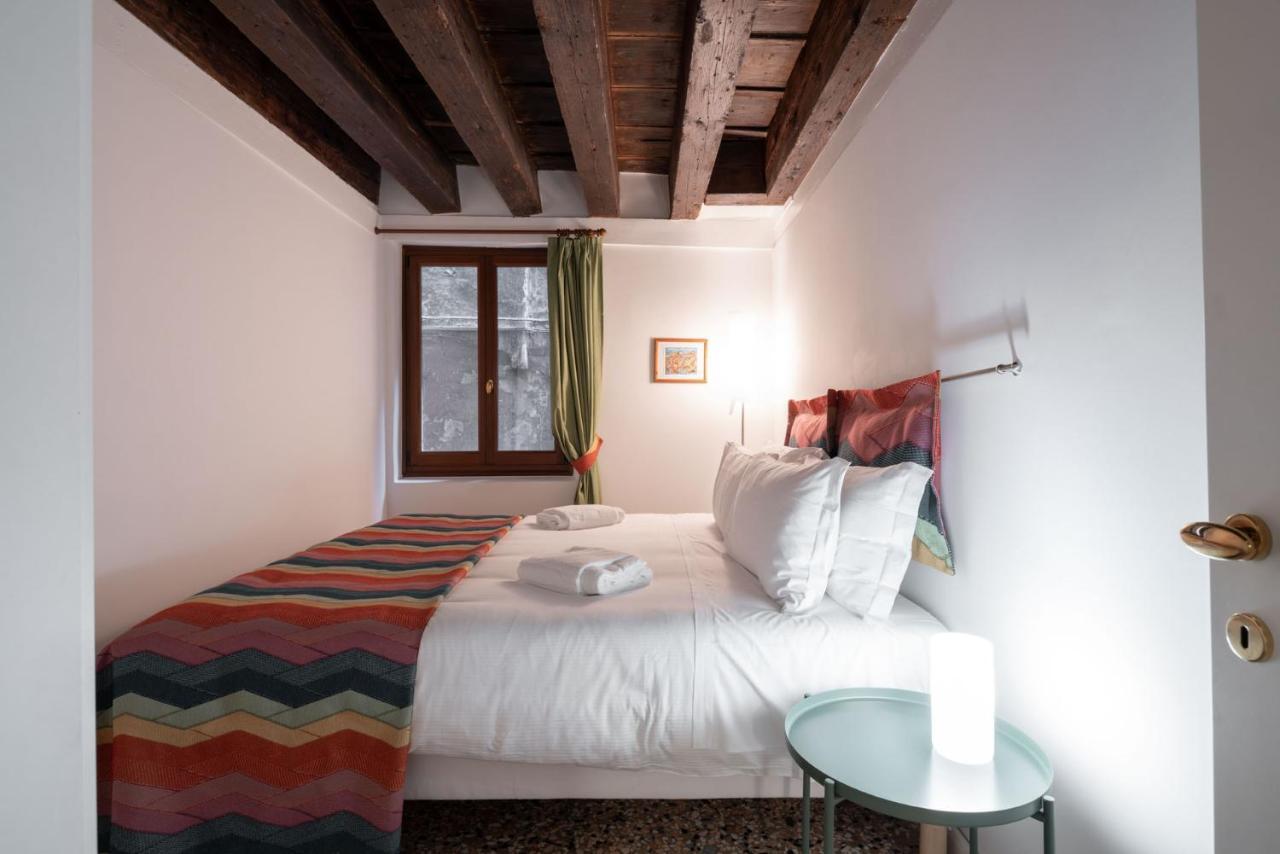 Rialto Bridge - Apartment Calle Raspi เวนิส ภายนอก รูปภาพ